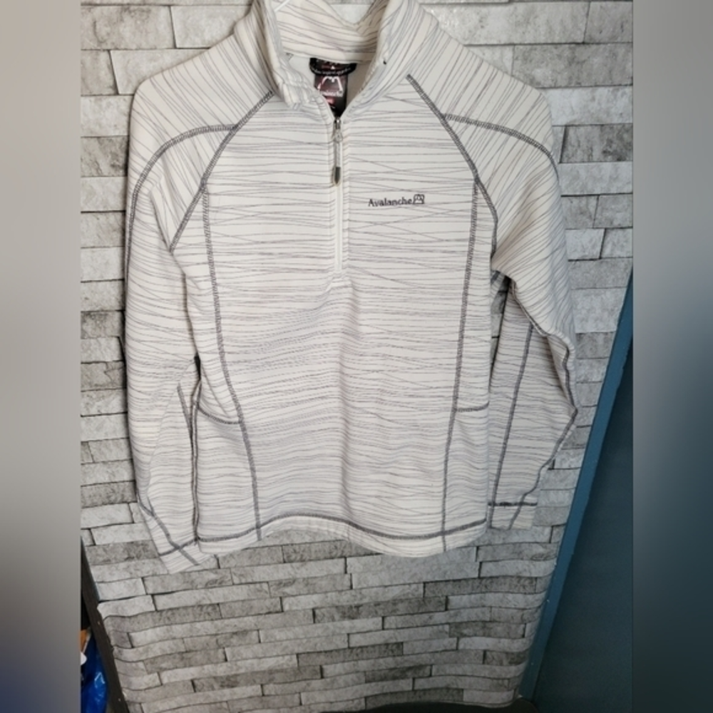 Avalanche quarter zip sweatshirt pullover